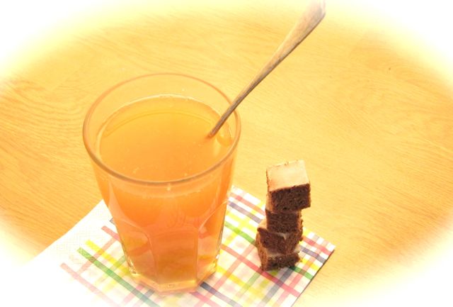 Orangensaft-heiss-mit-Honig