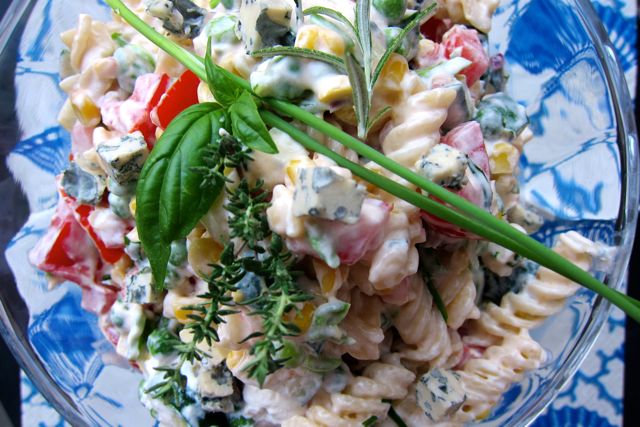 Nudel-Salat-mit-Gorgonzola